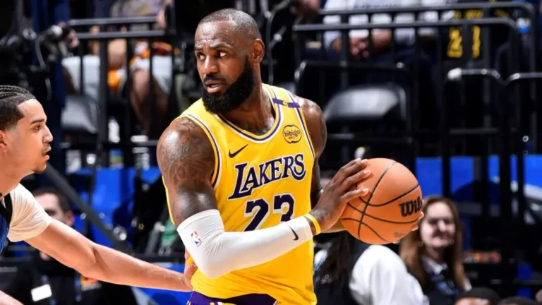 Lakers lose again as NBA play-off race intensifies